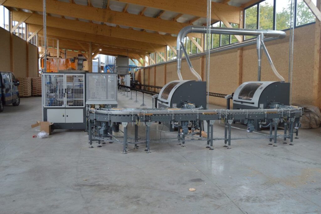 Saws and packaging line.
