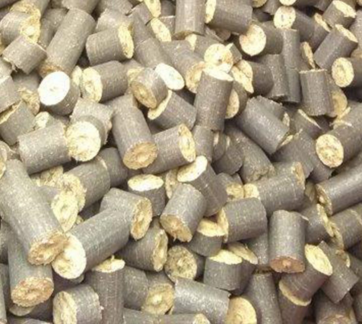 Briquettes from insulation panels